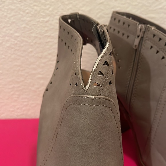 Grey booties - Picture 2 of 6